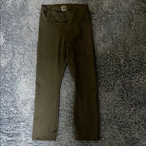 Nike power pocket tight fit CROPPED leggings